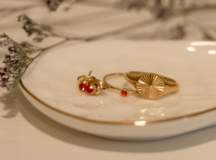 5 Must-Have Jewelry Pieces for your Spring Wardrobe