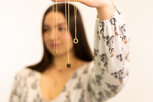 How to Incorporate Minimalist Jewelry